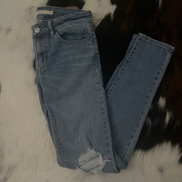 Levi’s - Picture 3 of 3